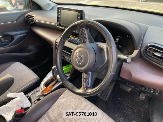 Toyota YARIS CROSS 2022-03 8318336-11