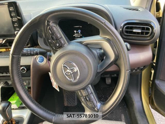 Toyota YARIS CROSS 2022-03 8318336-14