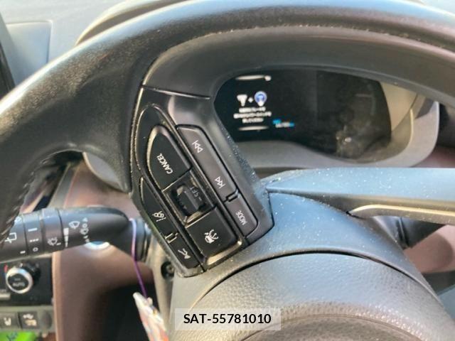 Toyota YARIS CROSS 2022-03 8318336-16