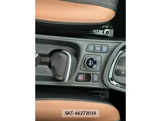Toyota YARIS CROSS 2023-11 8318328-17