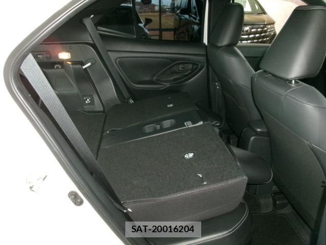 Toyota YARIS CROSS 2025-01 8318322-12