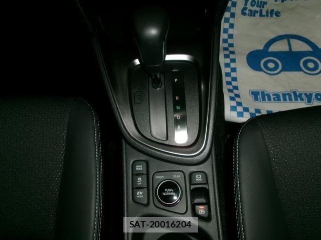 Toyota YARIS CROSS 2025-01 8318322-23