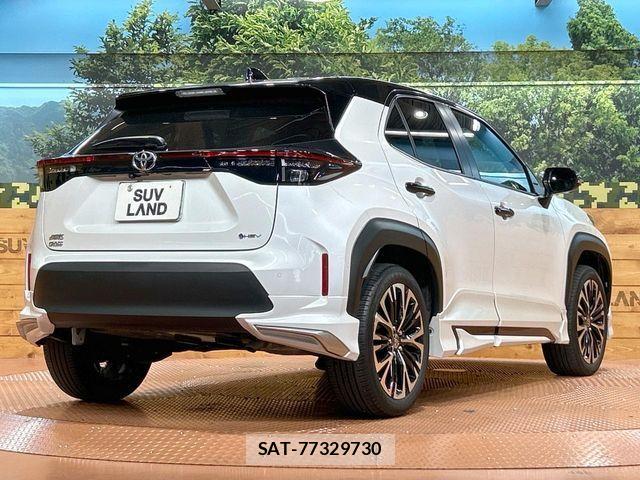 Toyota YARIS CROSS 2024-03 8334912-16