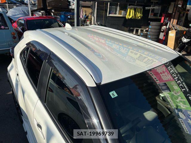 Toyota YARIS CROSS 2021-08 8338676-15