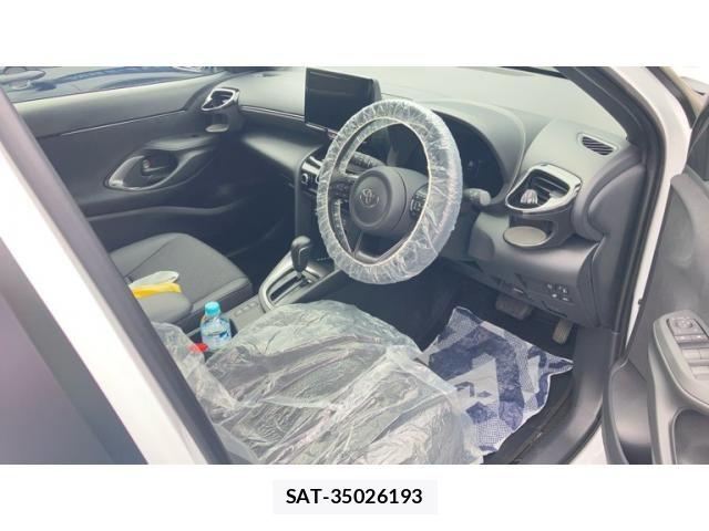 Toyota YARIS CROSS 2026-02 8338666-16