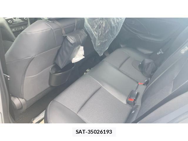 Toyota YARIS CROSS 2026-02 8338666-24