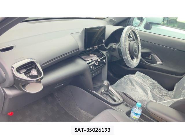 Toyota YARIS CROSS 2026-02 8338666-25