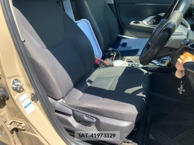 Toyota YARIS CROSS 2021-08 8338677-14