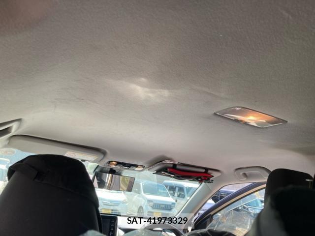 Toyota YARIS CROSS 2021-08 8338677-16
