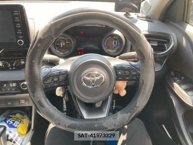 Toyota YARIS CROSS 2021-08 8338677-17
