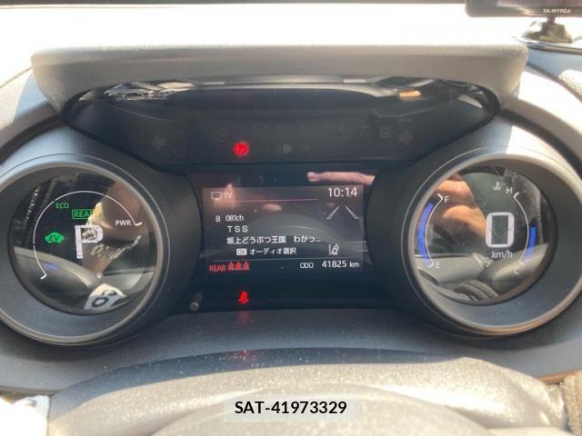 Toyota YARIS CROSS 2021-08 8338677-18