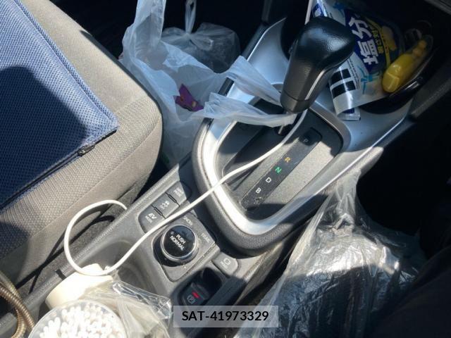 Toyota YARIS CROSS 2021-08 8338677-23