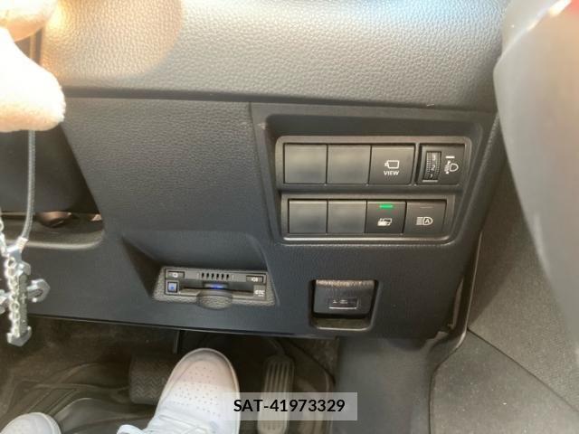 Toyota YARIS CROSS 2021-08 8338677-24