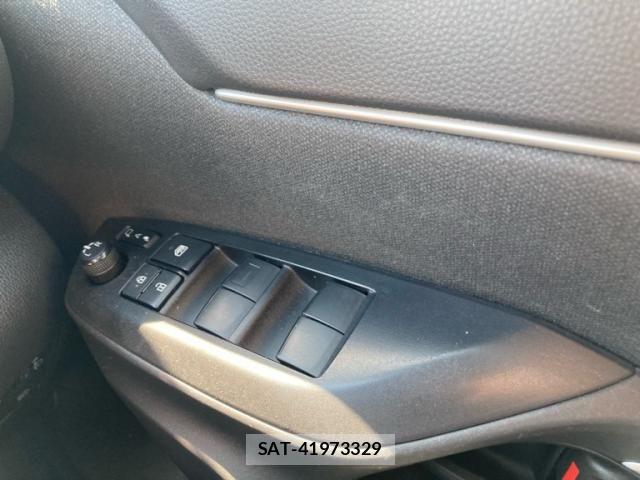Toyota YARIS CROSS 2021-08 8338677-25