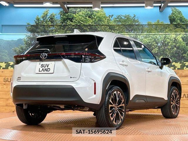 Toyota YARIS CROSS 2025-03 8338664-16