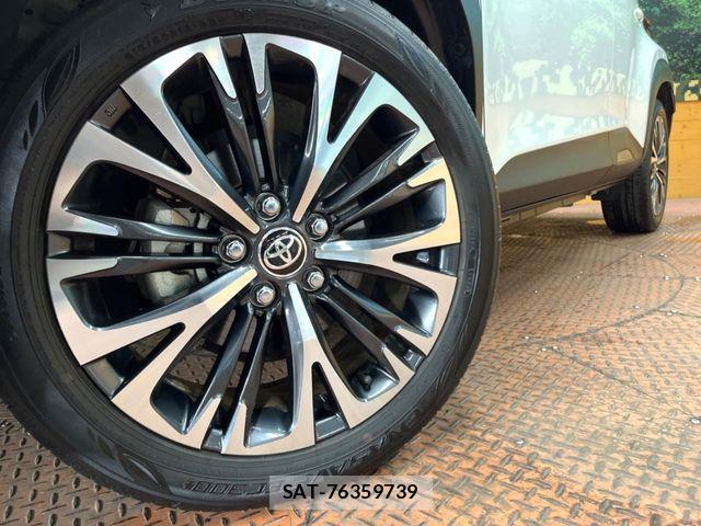 Toyota YARIS CROSS 2023-11 8338674-12