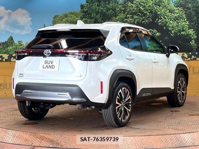Toyota YARIS CROSS 2023-11 8338674-16