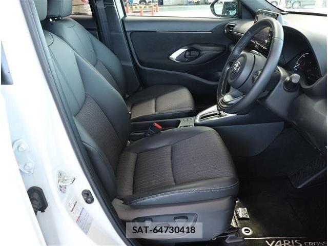 Toyota YARIS CROSS 2024-01 8338670-15