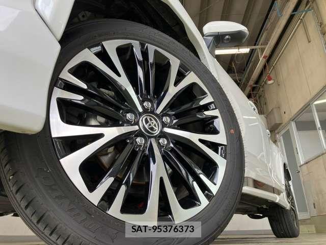 Toyota YARIS CROSS 2025-02 8355958-15
