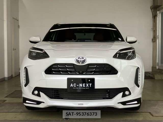 Toyota YARIS CROSS 2025-02 8355958-16
