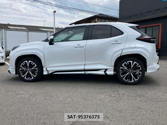 Toyota YARIS CROSS 2025-02 8355958-17
