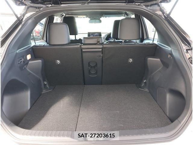 Toyota YARIS CROSS 2025-01 8355961-18