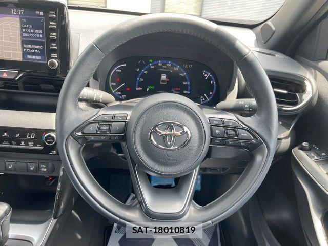 Toyota YARIS CROSS 2023-12 8355960-12