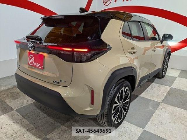 Toyota YARIS CROSS 2024-09 8355959-23