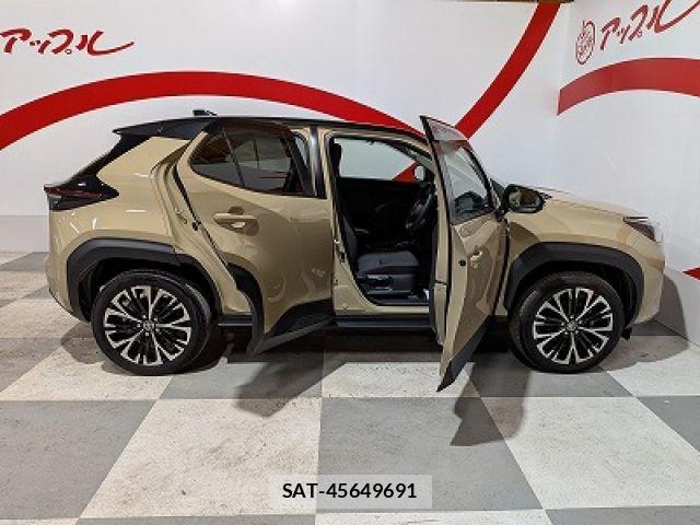 Toyota YARIS CROSS 2024-09 8355959-25
