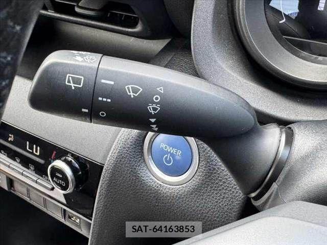Toyota YARIS CROSS 2021-07 8355964-23