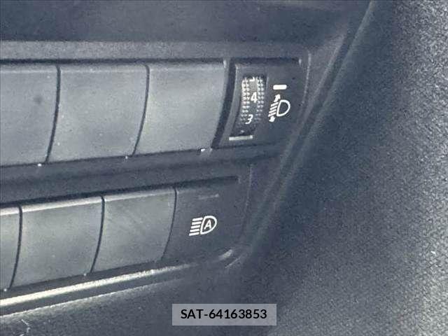 Toyota YARIS CROSS 2021-07 8355964-26