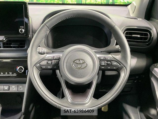 Toyota YARIS CROSS 2024-05 8370003-11
