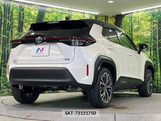 Toyota YARIS CROSS 2021-10 8370008-16