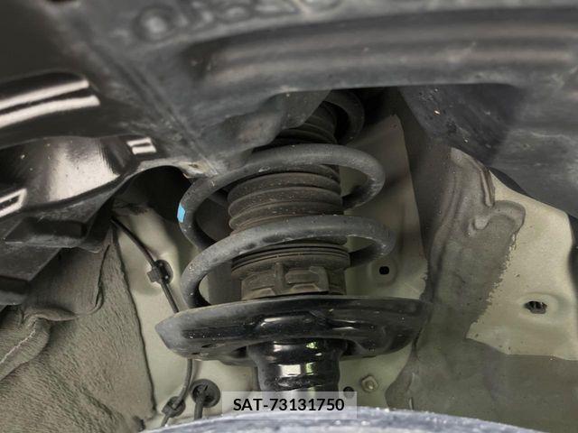 Toyota YARIS CROSS 2021-10 8370008-19