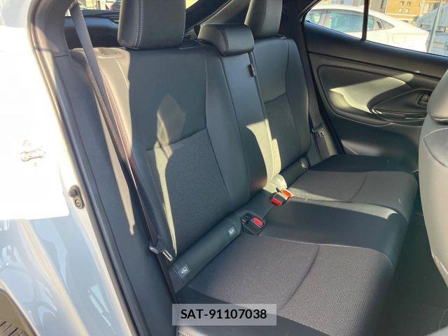 Toyota YARIS CROSS 2024-11 8370001-12