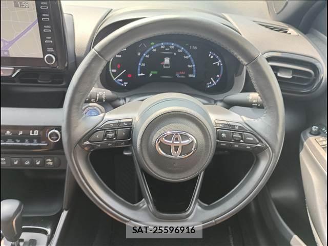 Toyota YARIS CROSS 2022-10 8370007-18