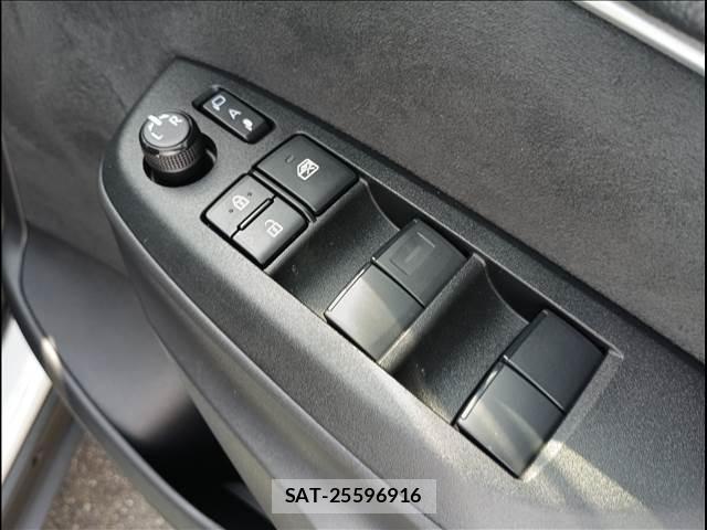 Toyota YARIS CROSS 2022-10 8370007-19