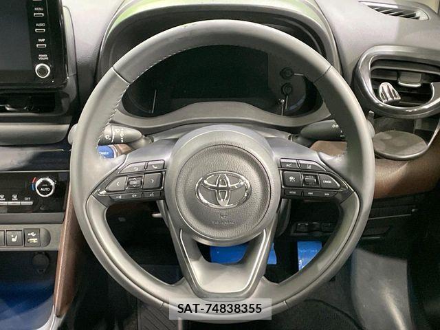 Toyota YARIS CROSS 2021-11 8370010-10