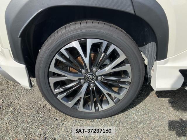 Toyota YARIS CROSS 2021-06 8370009-11