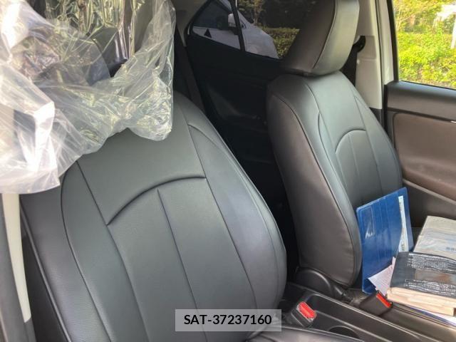 Toyota YARIS CROSS 2021-06 8370009-15