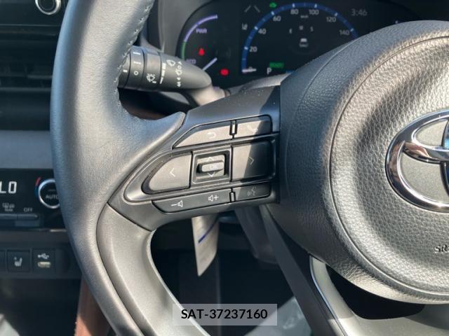 Toyota YARIS CROSS 2021-06 8370009-19