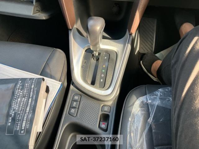 Toyota YARIS CROSS 2021-06 8370009-24