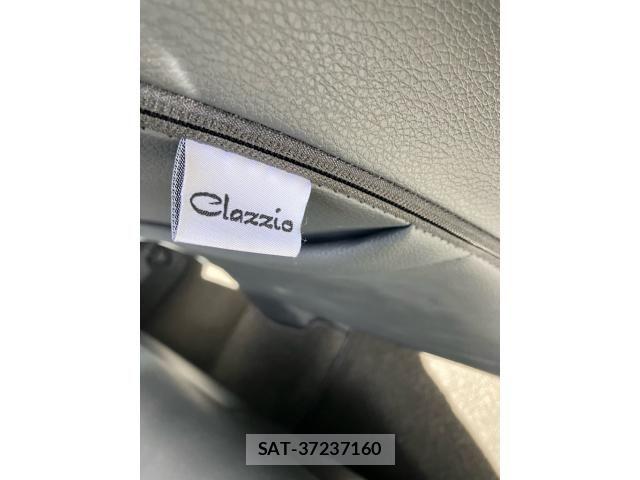 Toyota YARIS CROSS 2021-06 8370009-28