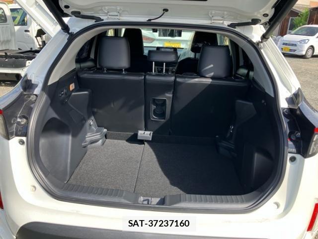 Toyota YARIS CROSS 2021-06 8370009-5