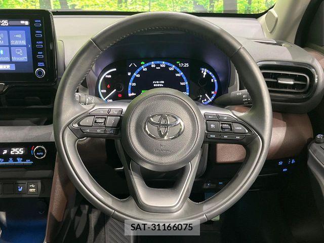 Toyota YARIS CROSS 2021-04 8370005-11