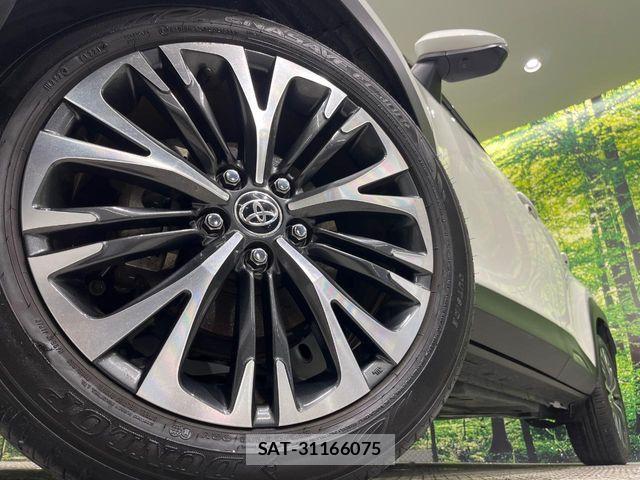 Toyota YARIS CROSS 2021-04 8370005-13