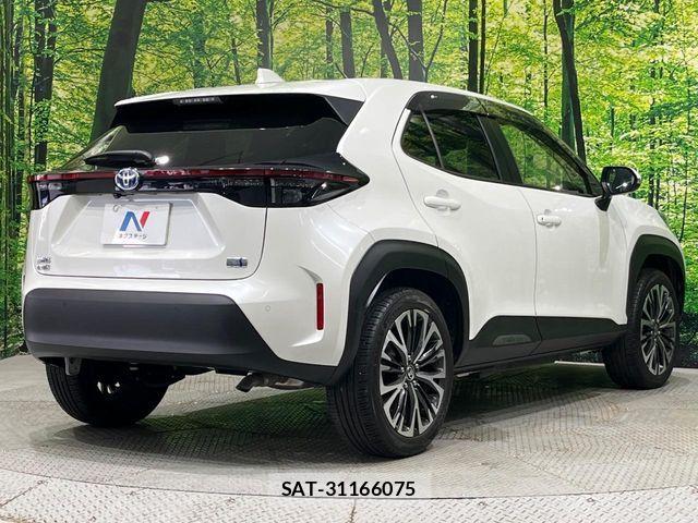 Toyota YARIS CROSS 2021-04 8370005-17
