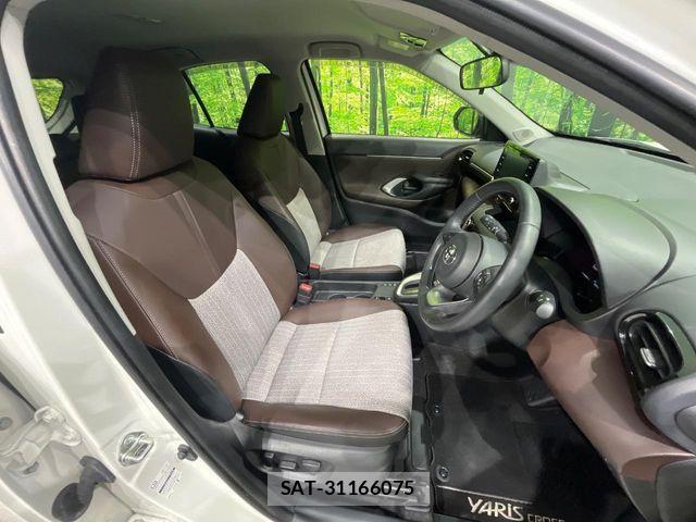Toyota YARIS CROSS 2021-04 8370005-8
