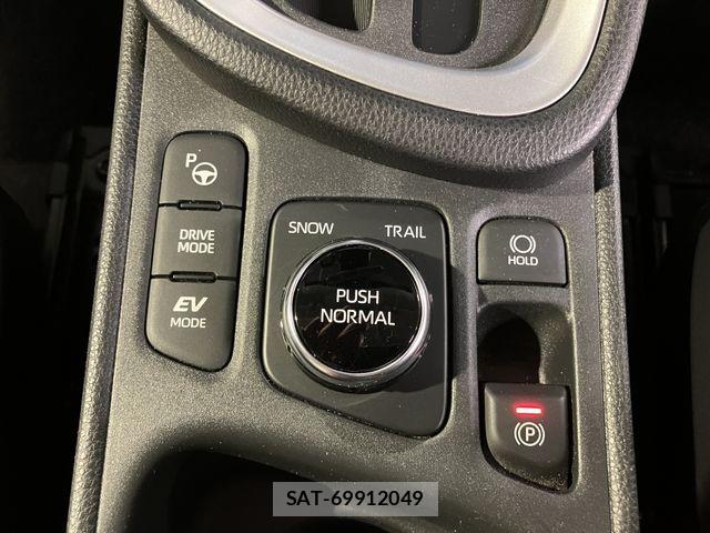 Toyota YARIS CROSS 2020-09 8370013-17
