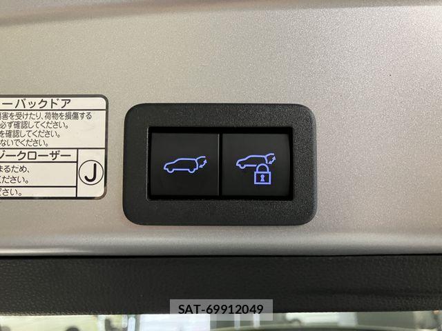 Toyota YARIS CROSS 2020-09 8370013-25